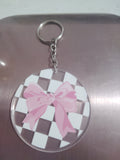 Pink bow & white checkered keychain