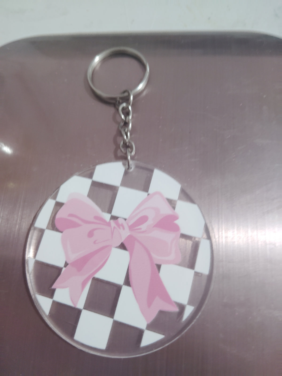 Pink bow & white checkered keychain