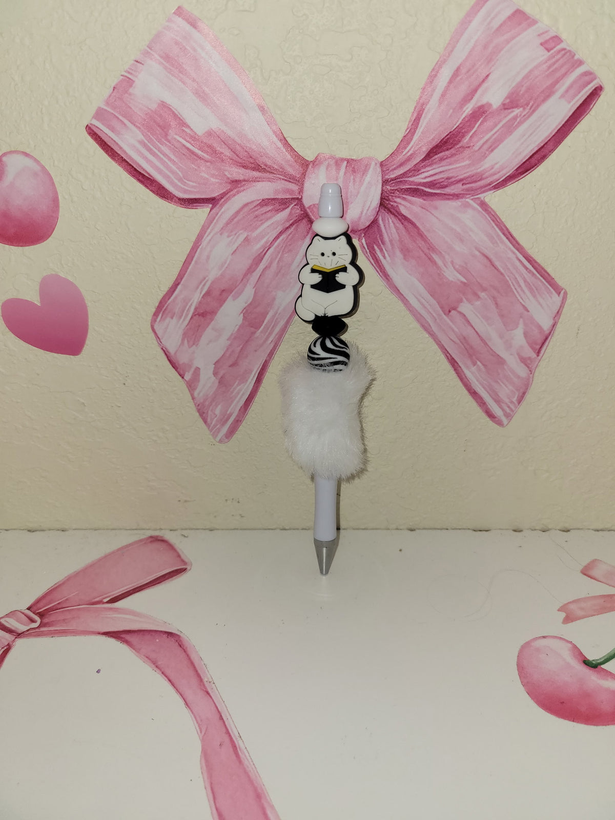 White kitty fluffy pen